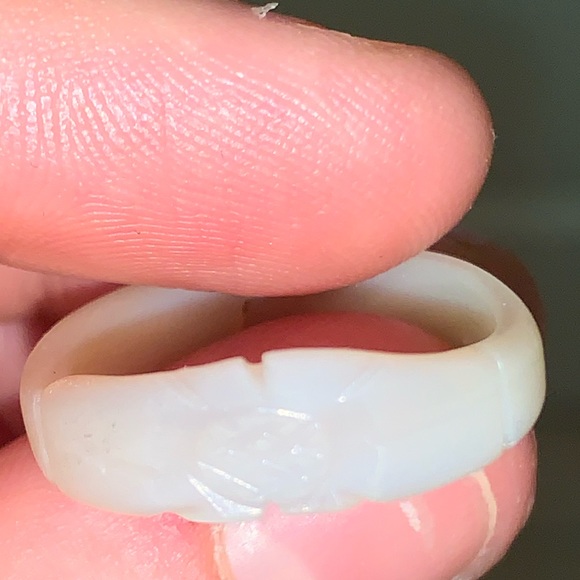 Engraved ivory ring - Picture 2 of 4